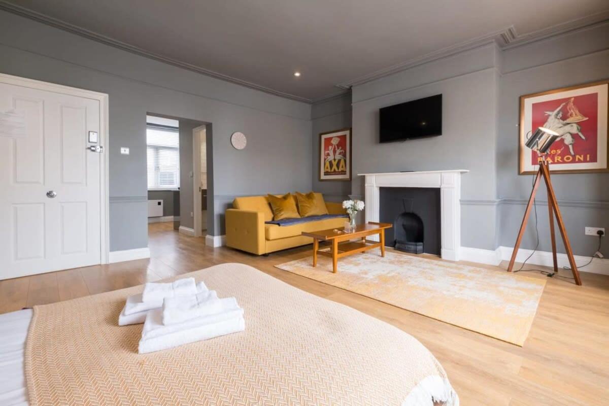 Host & Stay - St James' Opulence view 2