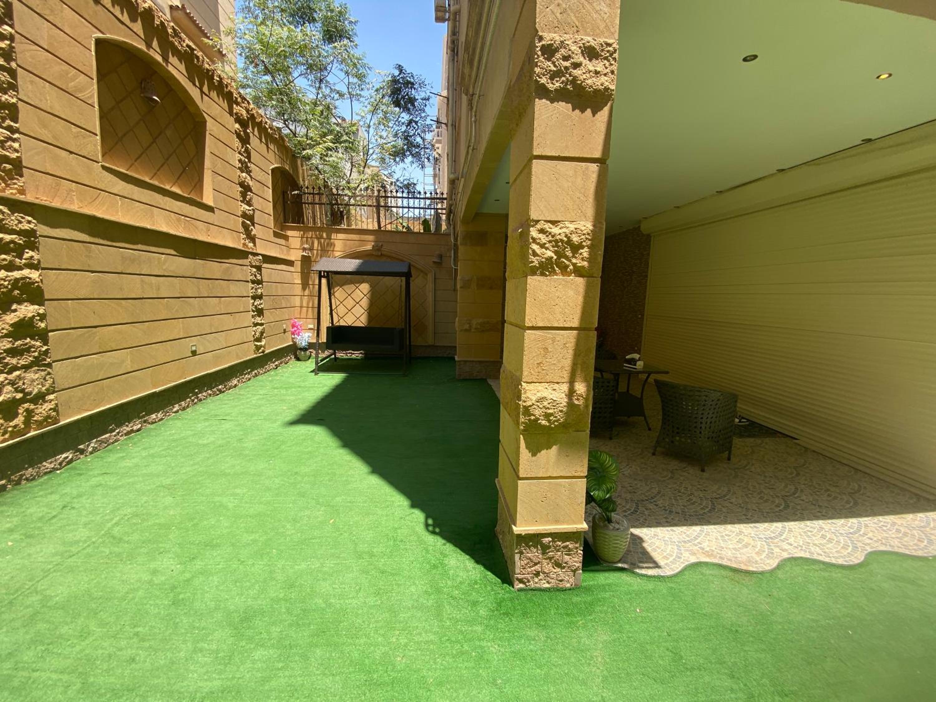 Comfy Basement Apartment with Private Patio and Garden