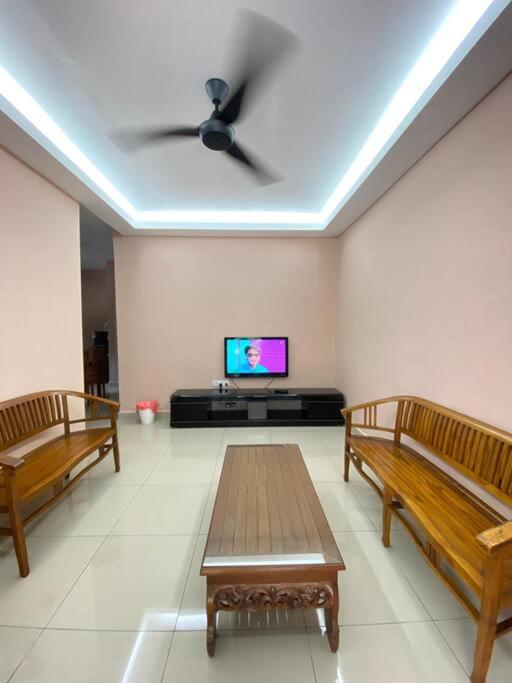 Homestay73 - Parit Raja photo 7