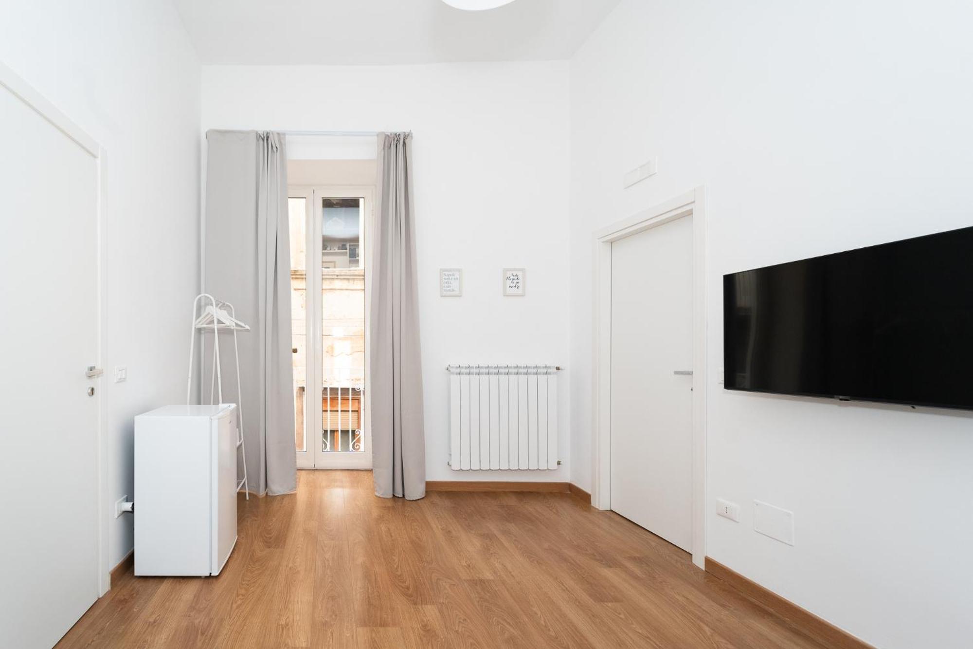 Home Smart Rent Appartamento nei pressi di Via Toledo 2 camere da letto