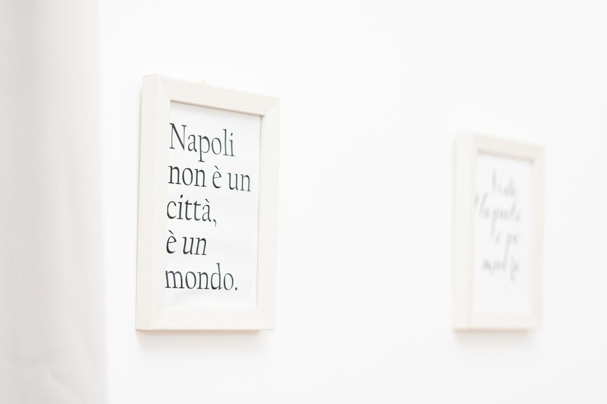 Home Smart Rent Appartamento nei pressi di Via Toledo 2 camere da letto
