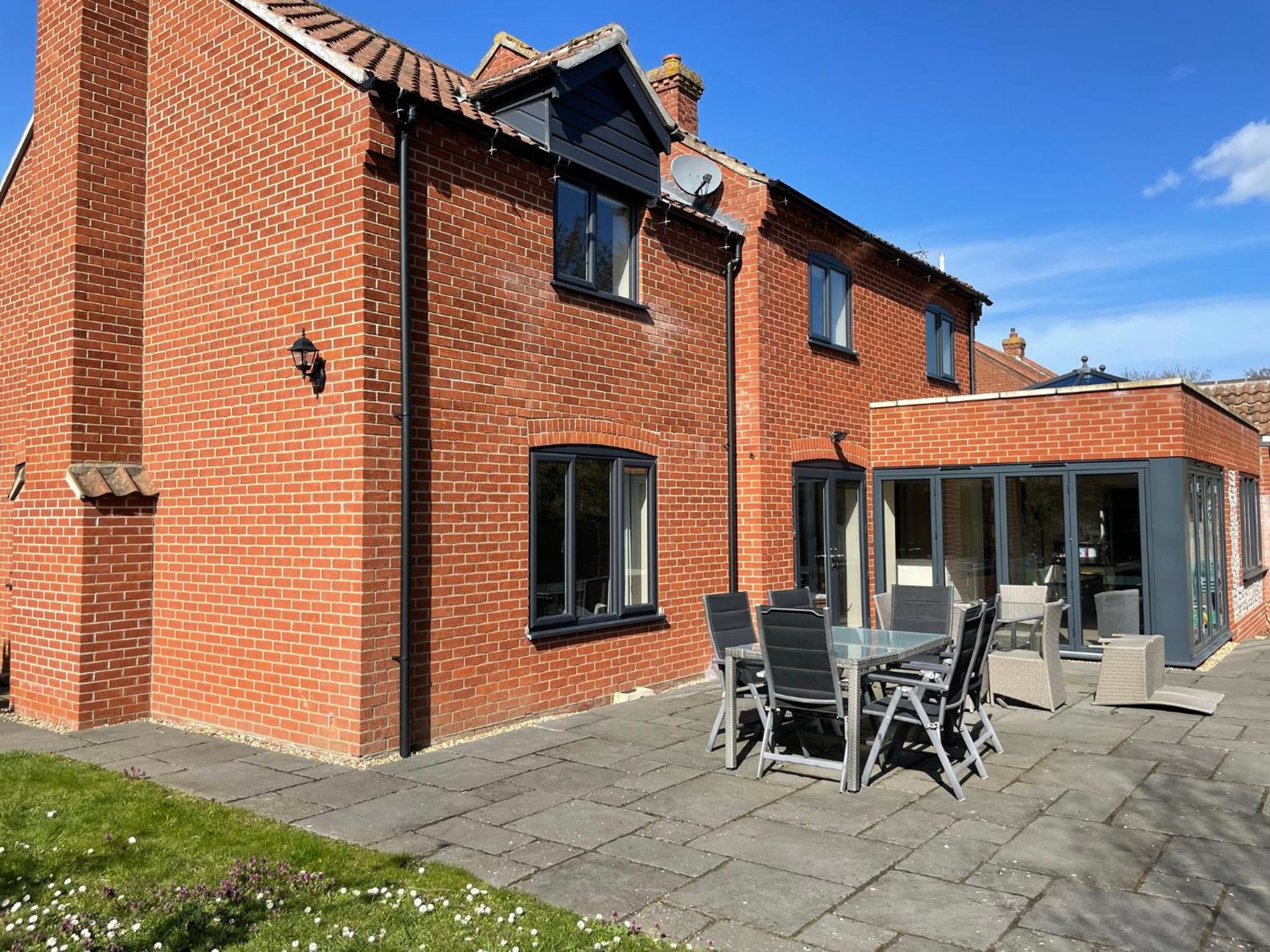 Saltkettle in Blakeney, sleeping 12 in 5 bedrooms view 2