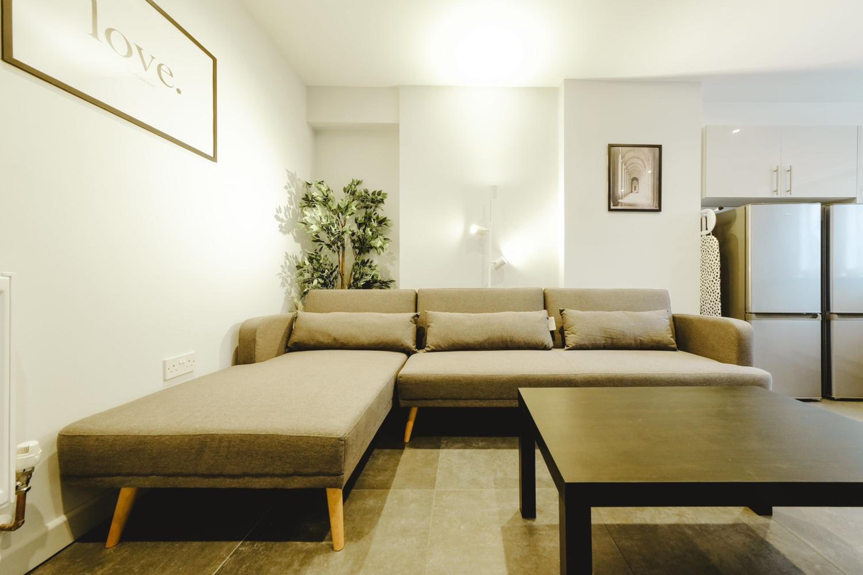 Wordsworth 6 bedroom house