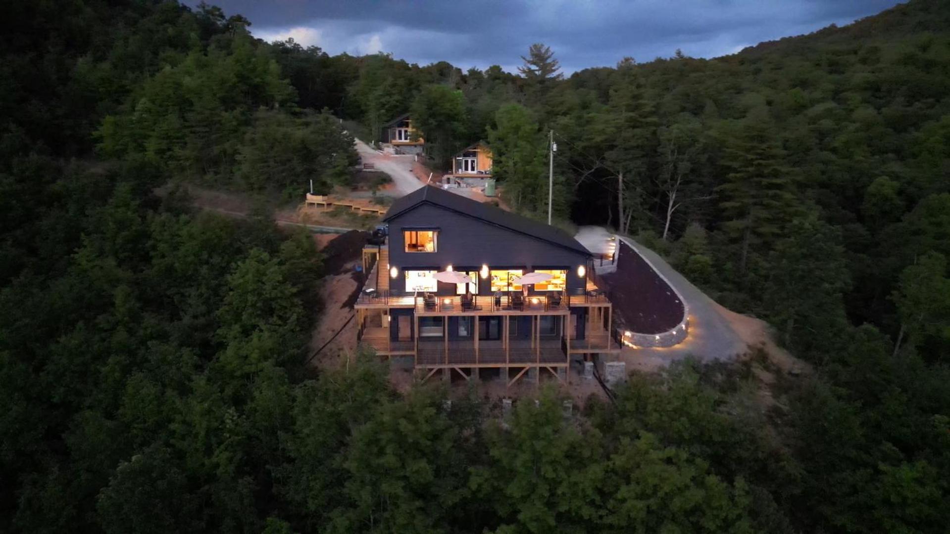 Hotel Long View Resort Bryson City, NC - Image 1