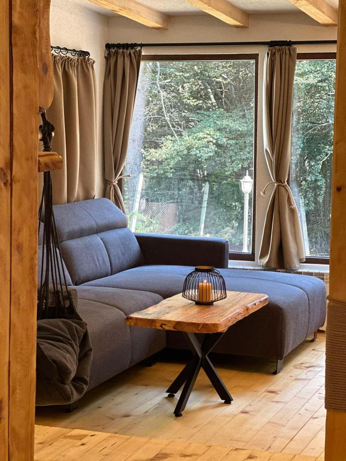 Villa Yarema Mountain Relax with Hot Jacuzzi & Sauna by BookVillaBG