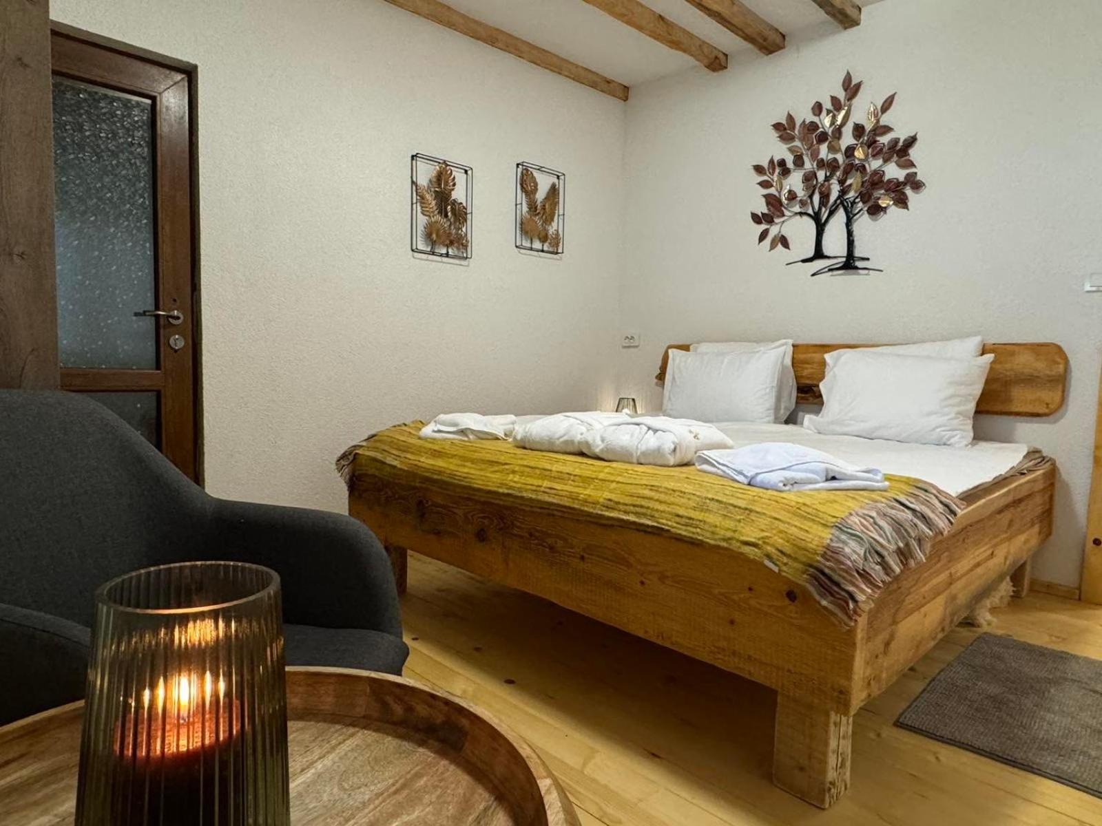 Villa Yarema Mountain Relax with Hot Jacuzzi & Sauna by BookVillaBG