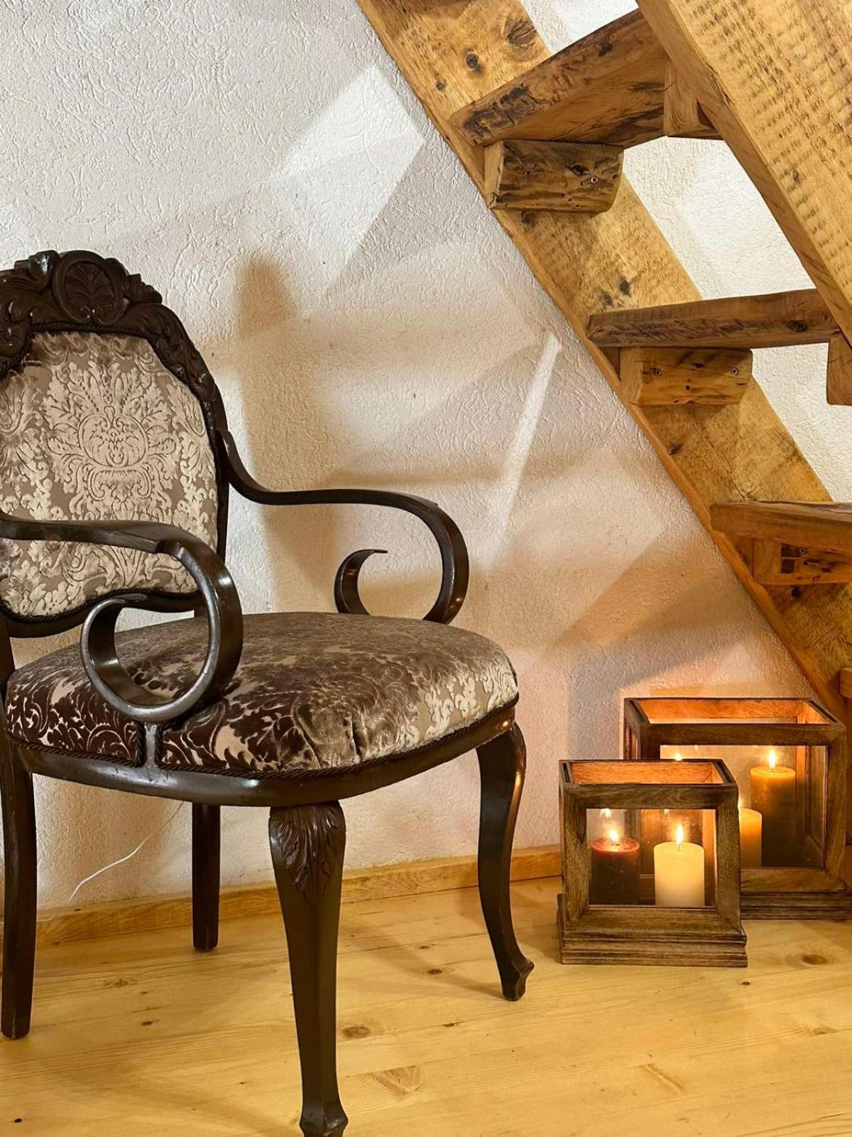 Villa Yarema Mountain Relax with Hot Jacuzzi & Sauna by BookVillaBG