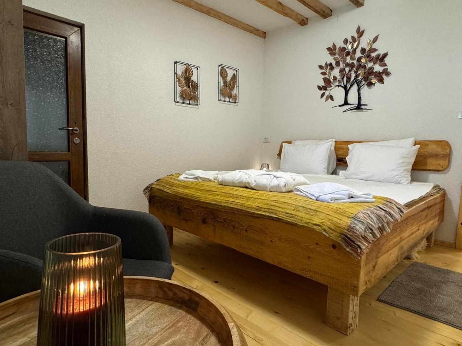 Villa Yarema Mountain Relax with Hot Jacuzzi & Sauna by BookVillaBG