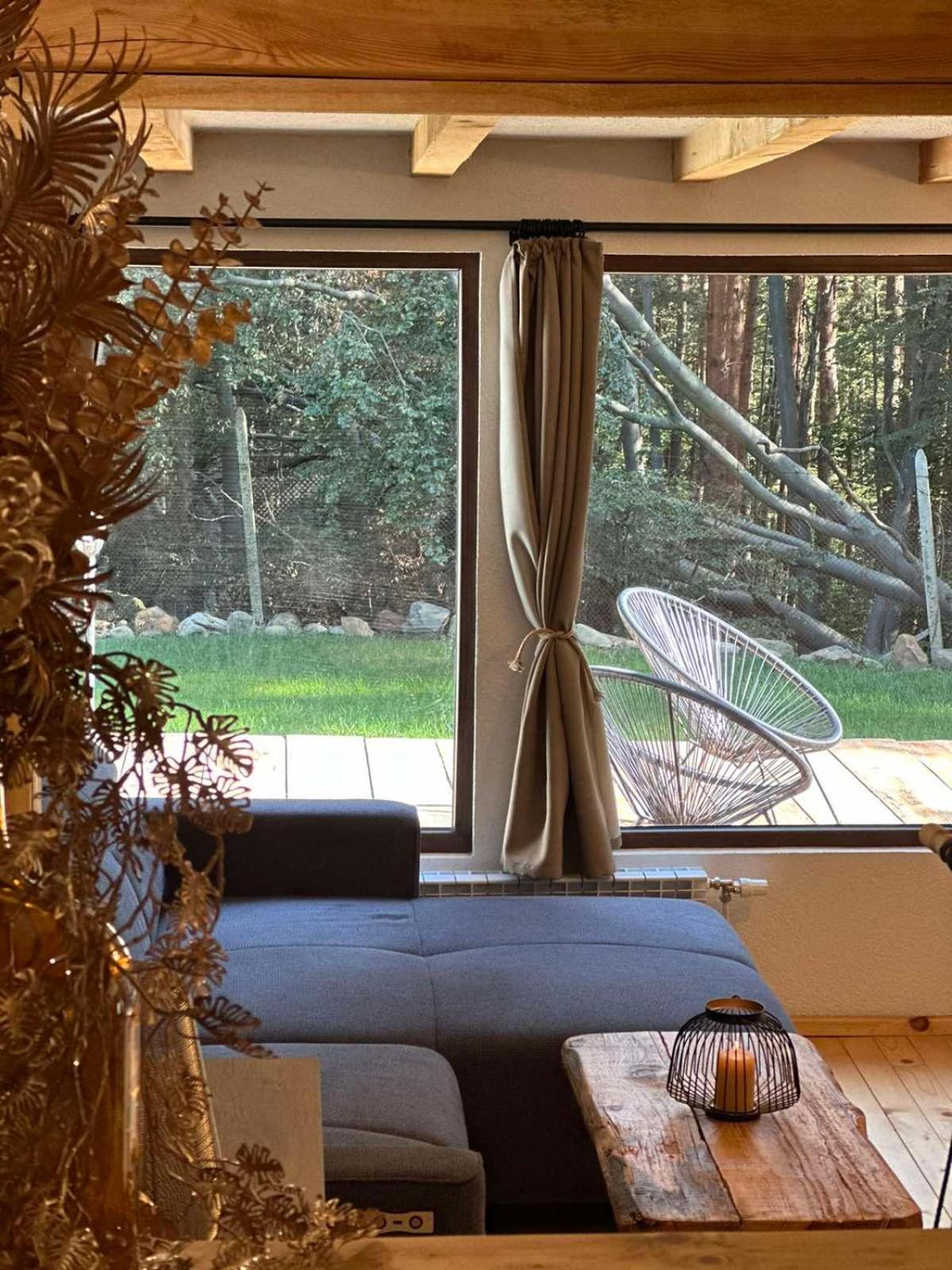 Villa Yarema Mountain Relax with Hot Jacuzzi & Sauna by BookVillaBG