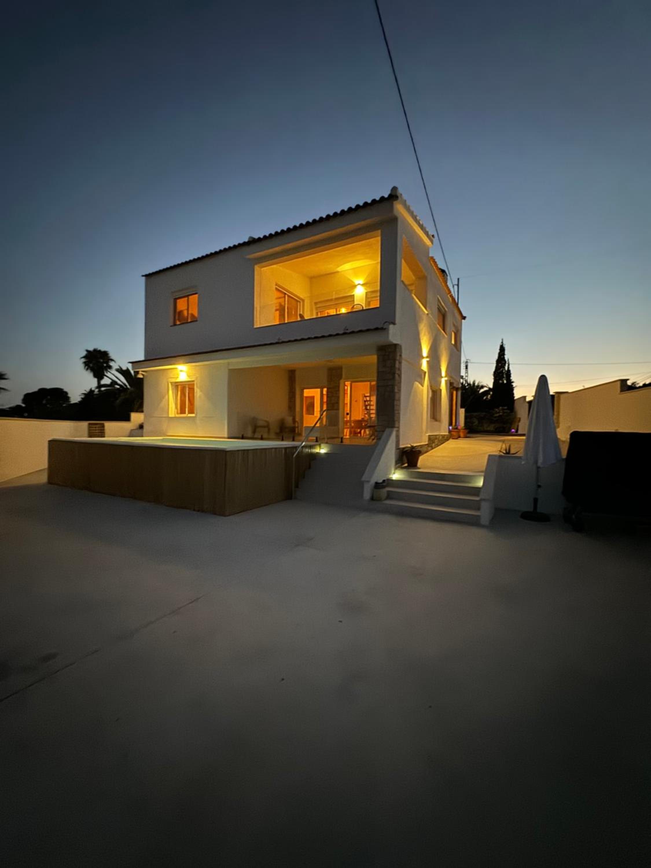 Beach house La Marina