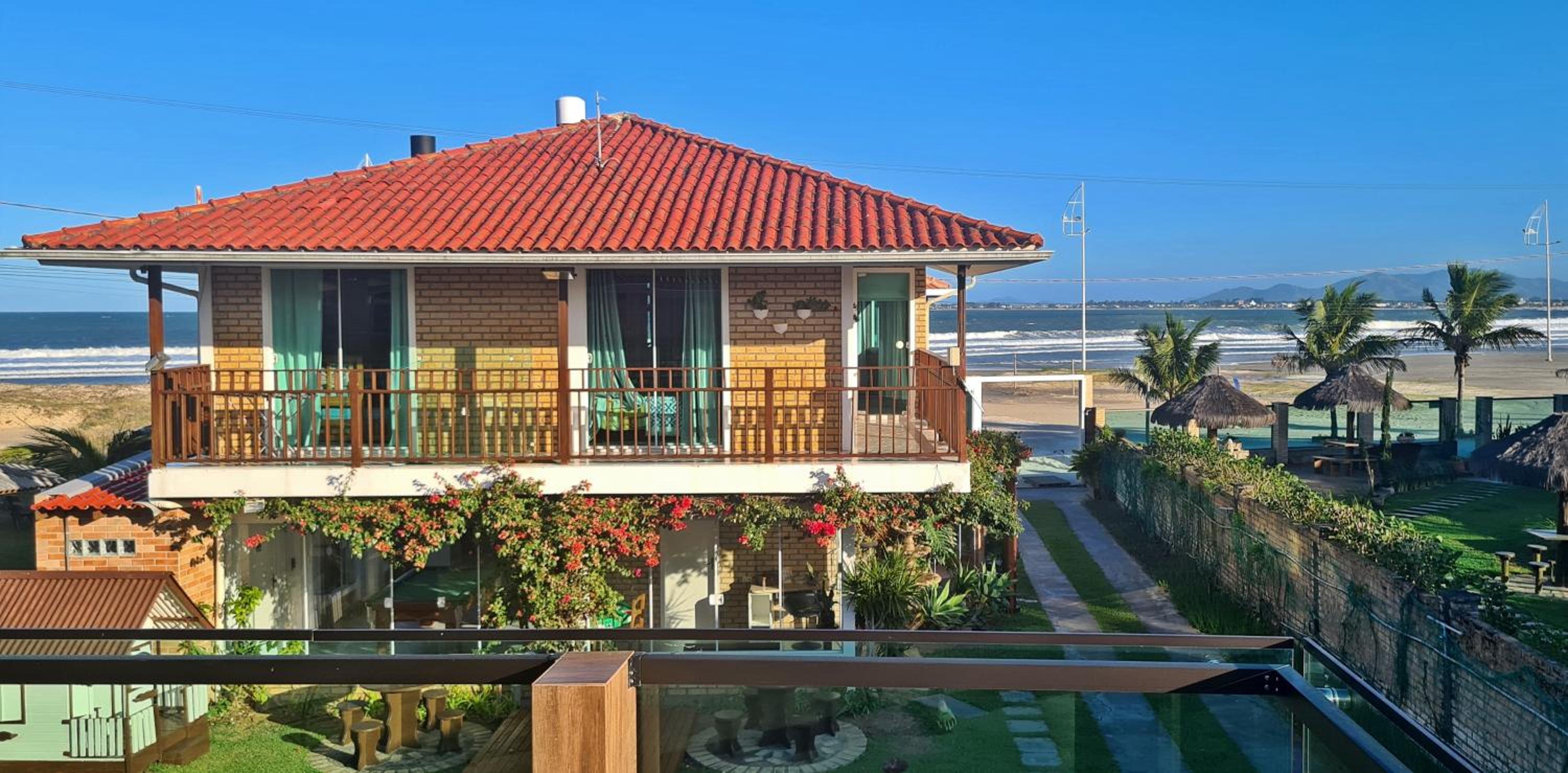 Pousada Recanto Edênico - à beira mar da Praia Ponta do Papagaio, Palhoça SC