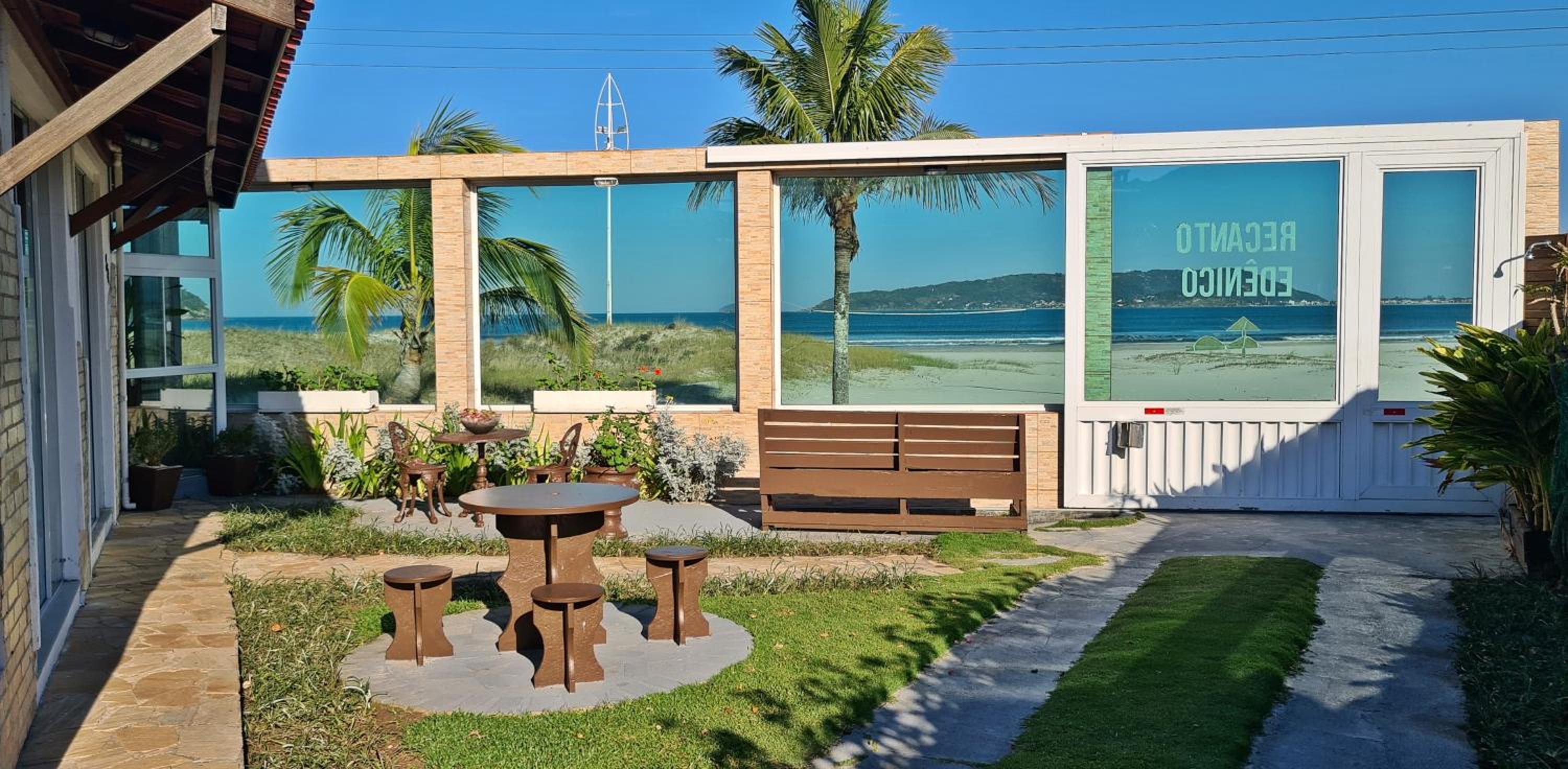 Pousada Recanto Edênico - à beira mar da Praia Ponta do Papagaio, Palhoça SC