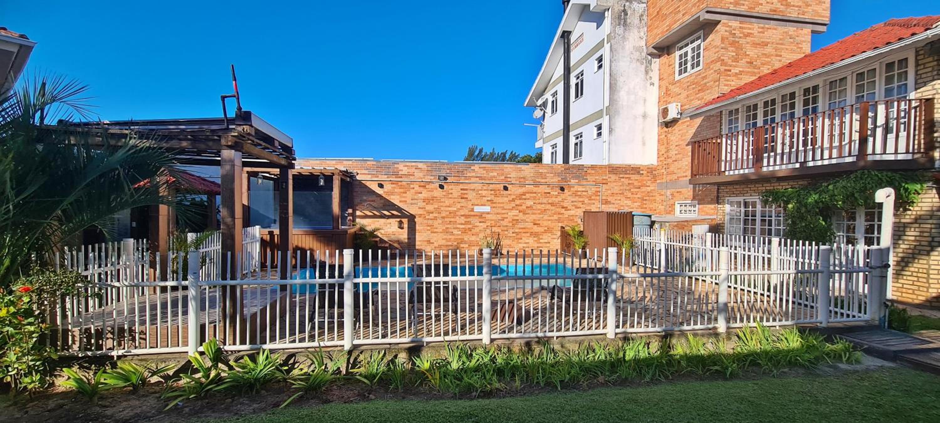 Pousada Recanto Edênico - à beira mar da Praia Ponta do Papagaio, Palhoça SC