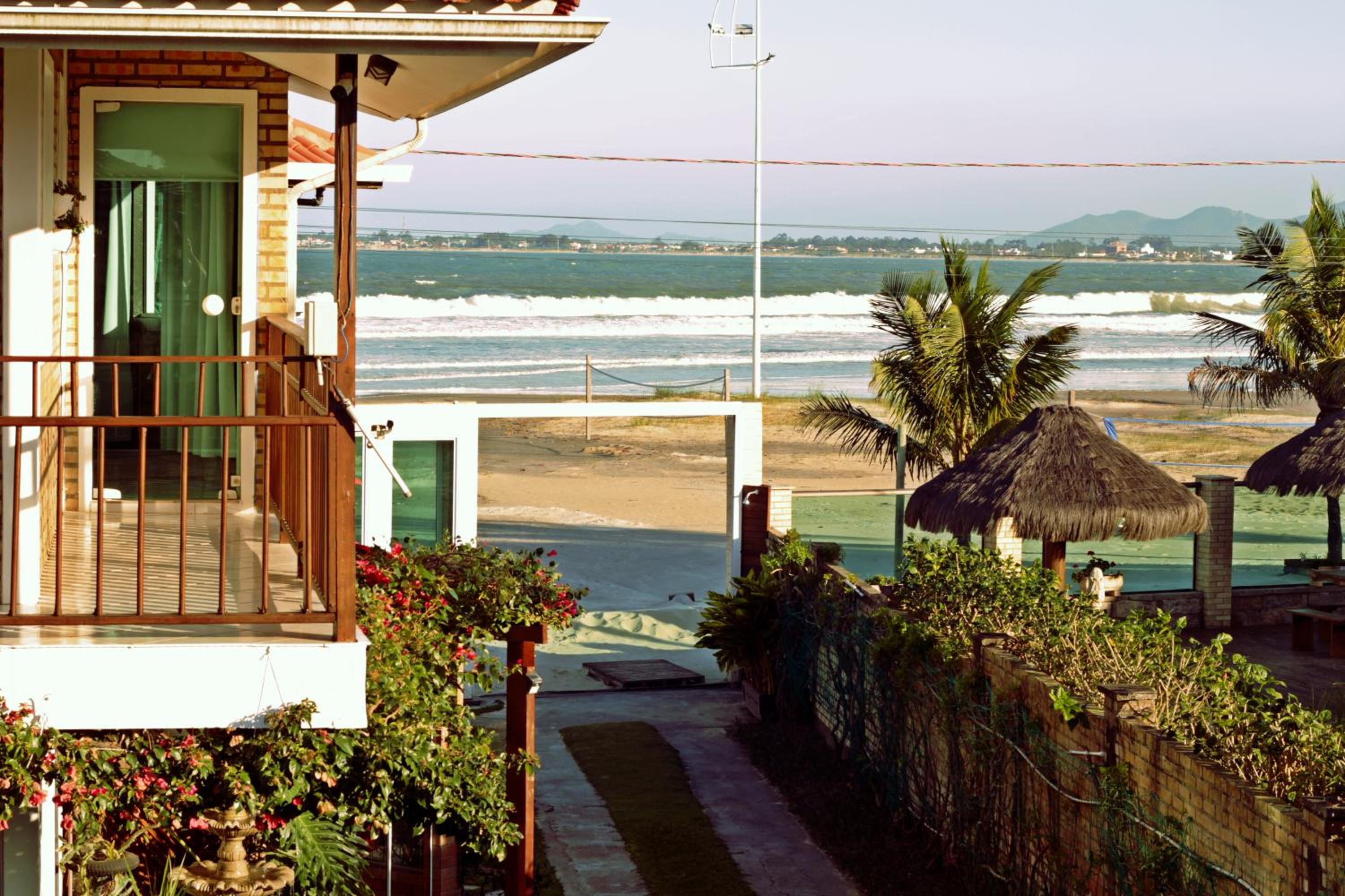 Pousada Recanto Edênico - à beira mar da Praia Ponta do Papagaio, Palhoça SC
