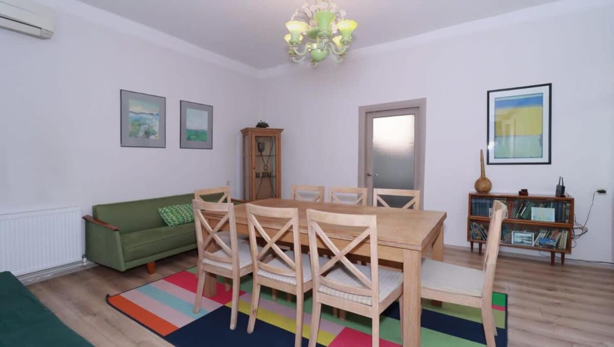 Wehost Apartment Near Fabrika