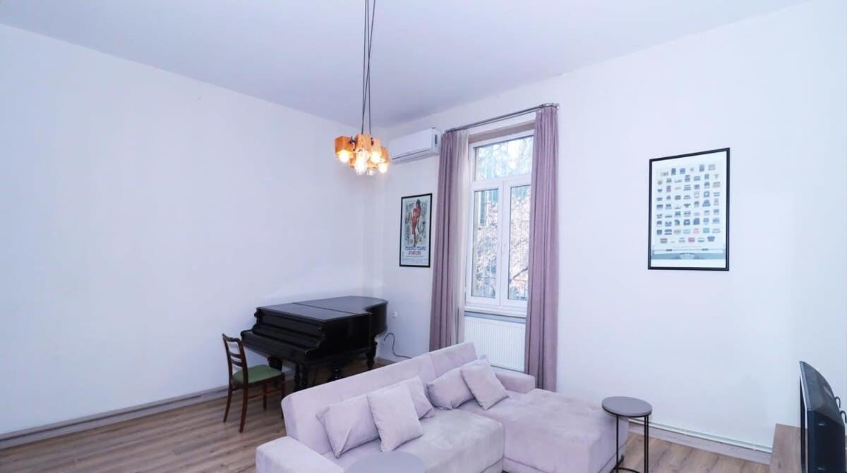 Wehost Apartment Near Fabrika