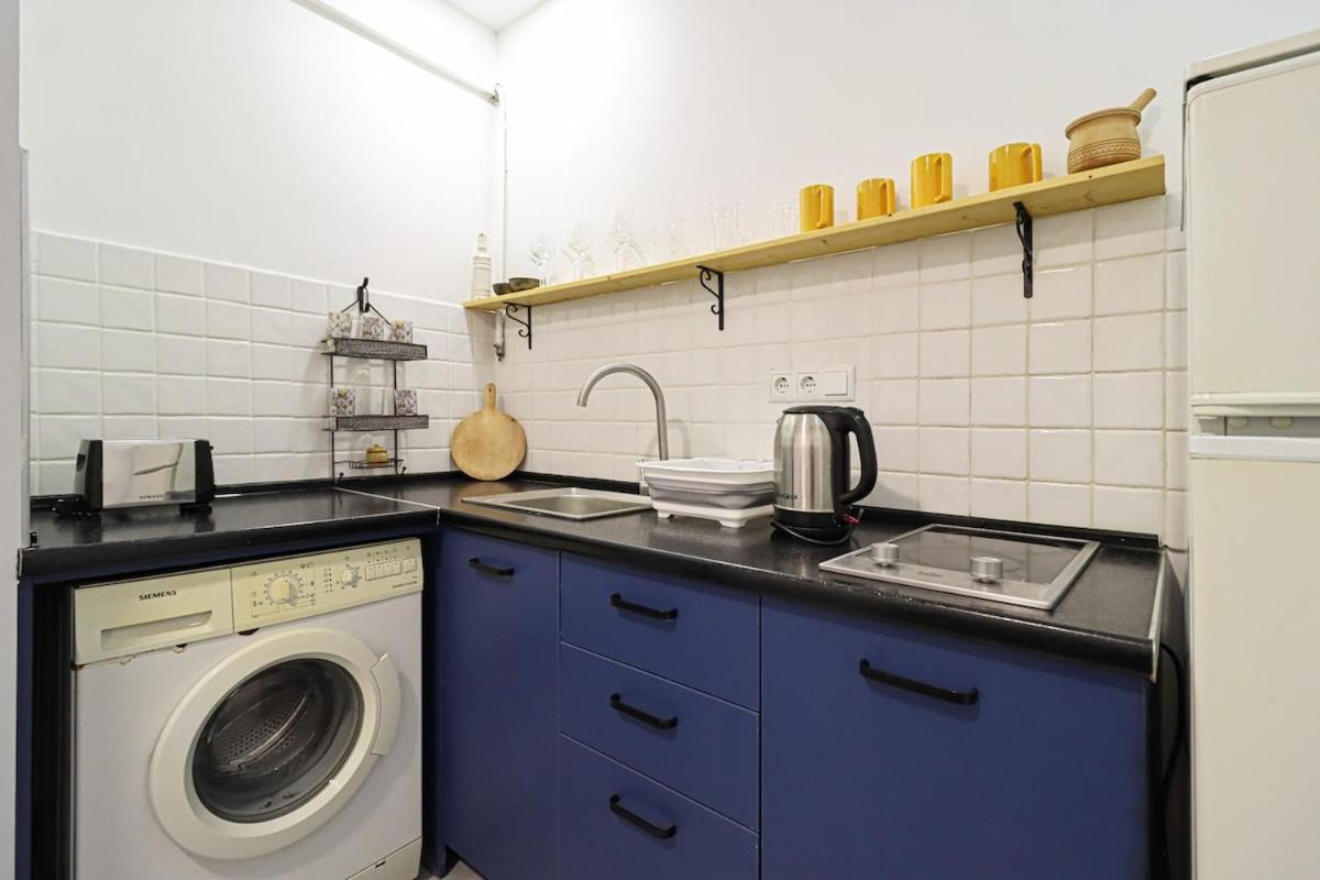 Stylish 1BR Apt in Central Tbilisi By Wehost view 4