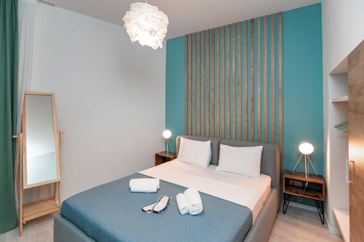 Heart of Tbilisi: 3 Apts w Balcony - By Wehost view 4