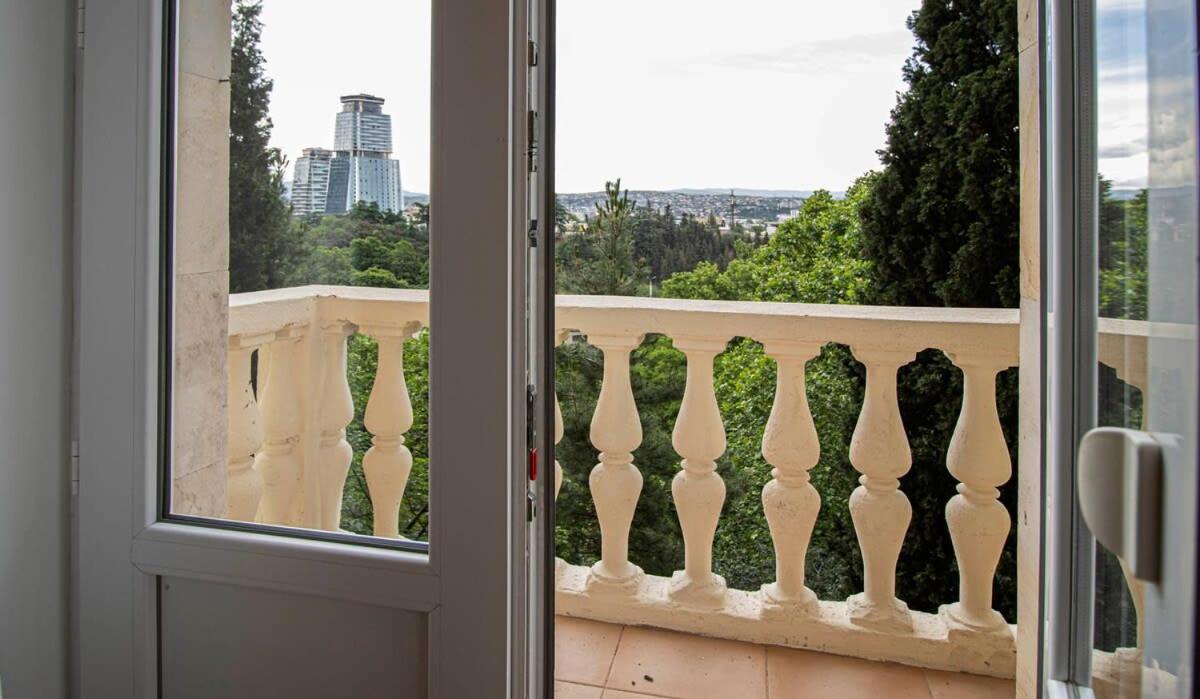 Cozy Apartment In Center Of The City view 2