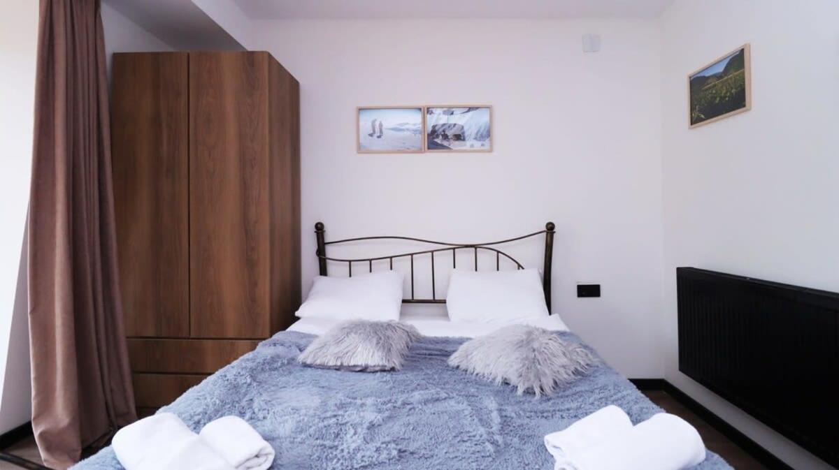 Bright Apartment in Marshall Gudauri view 3