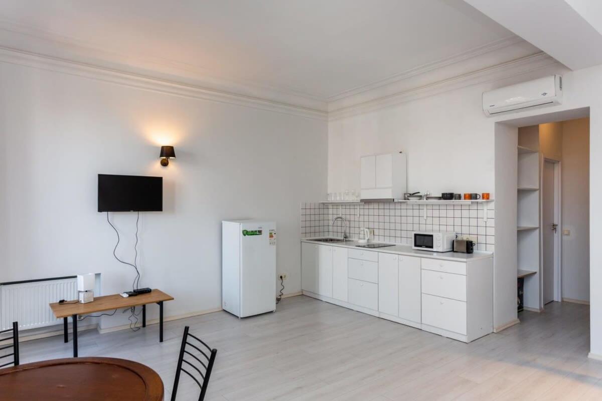 Super Stylish and Spacious 3 Seperated Apartments For 6 people view 2