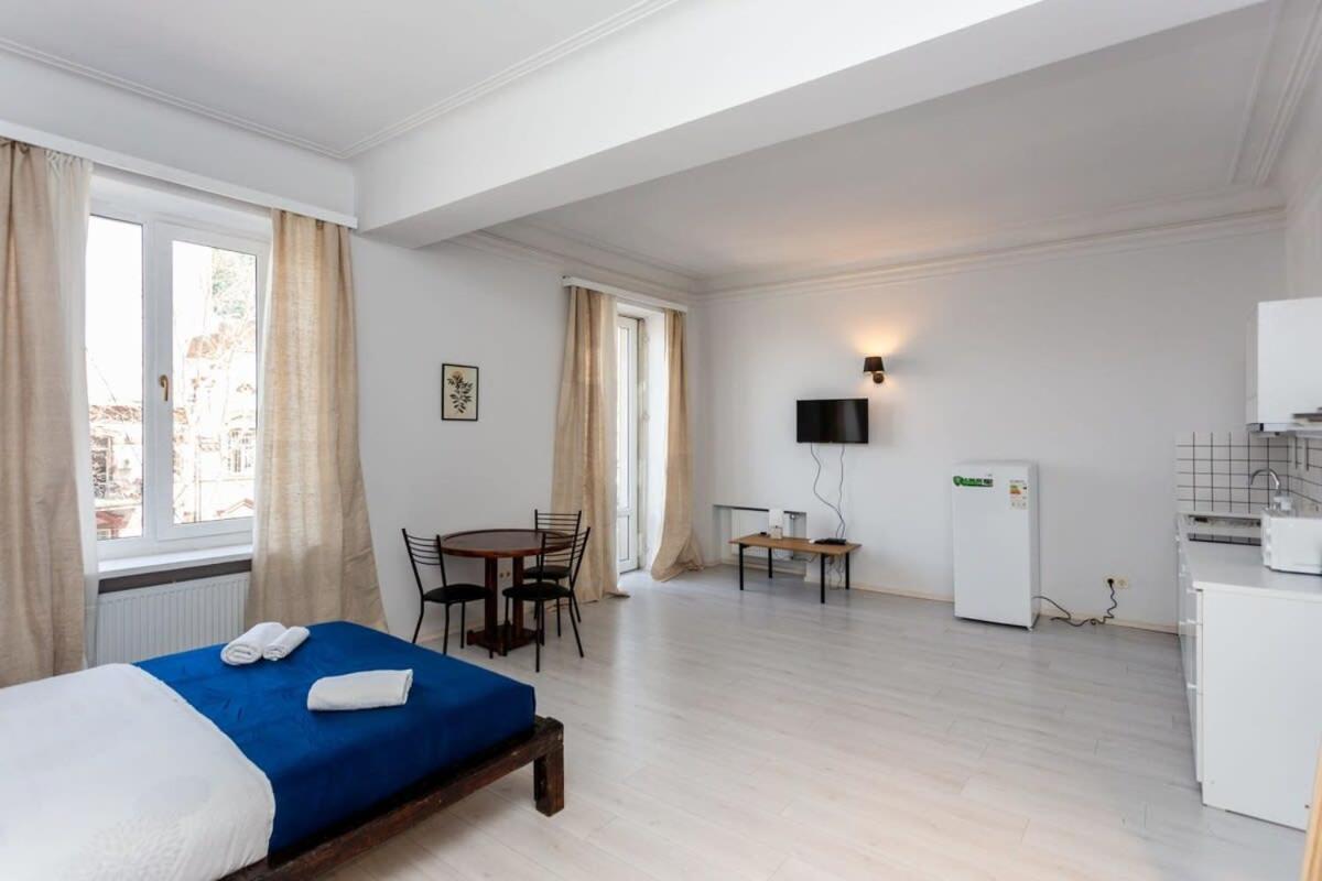 Super Stylish and Spacious 3 Seperated Apartments For 6 people view 5