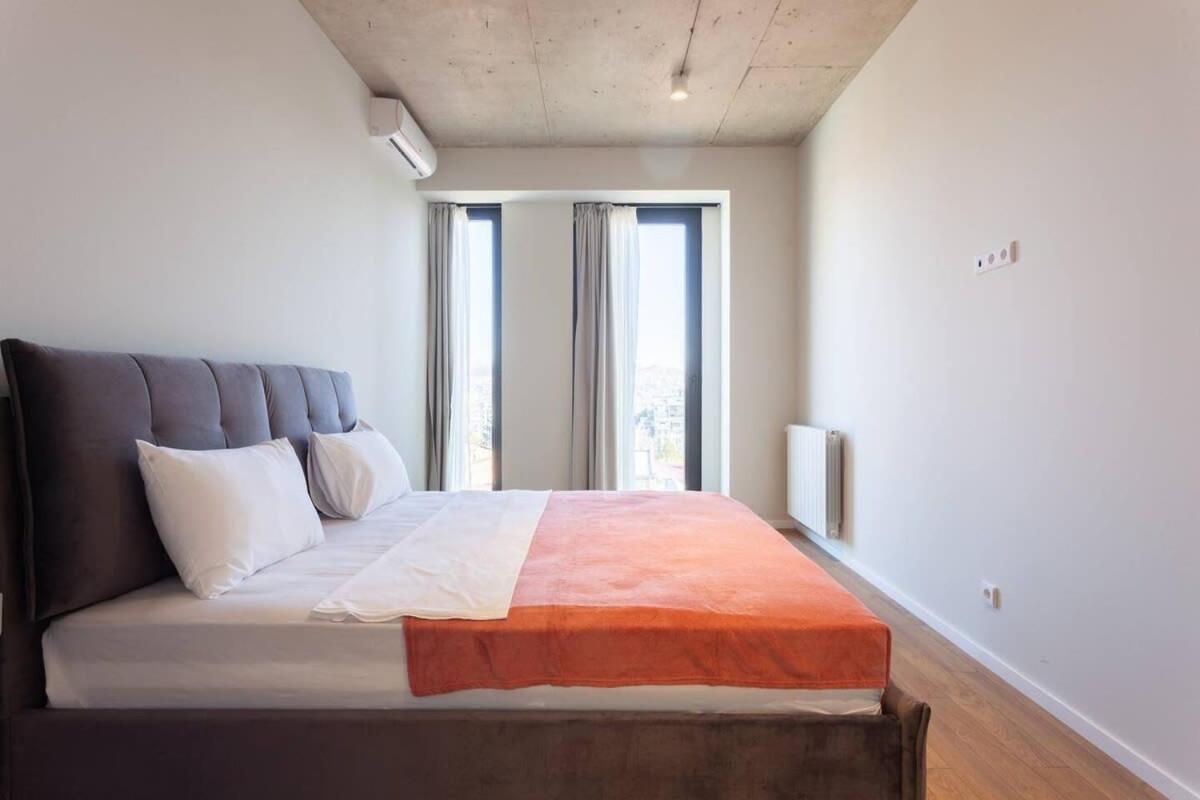 Spacious 3BR Apartment With 2 Balconies in Old Tbilisi view 4