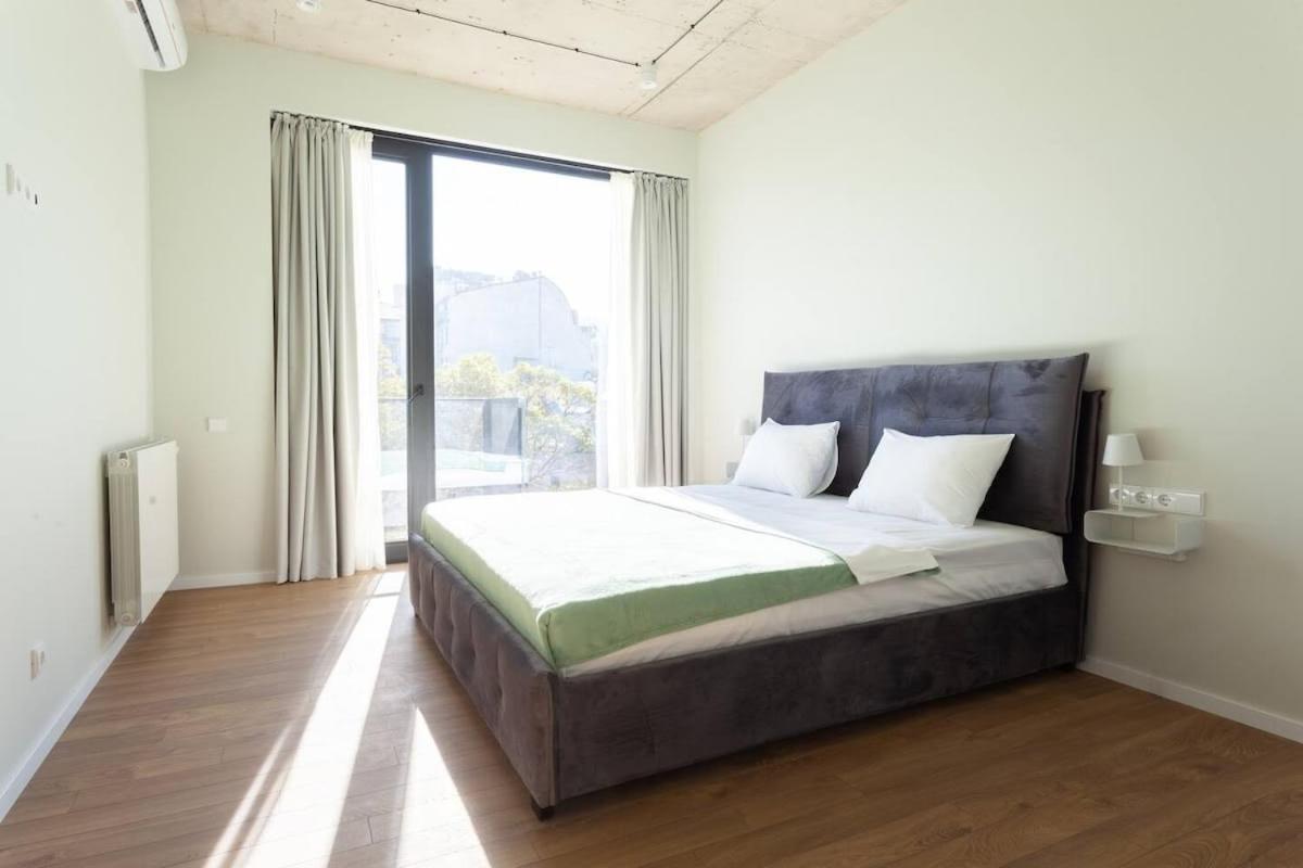 Spacious 3BR Apartment With 2 Balconies in Old Tbilisi view 3