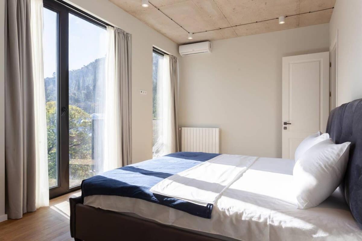 Spacious 3BR Apartment With 2 Balconies in Old Tbilisi view 2