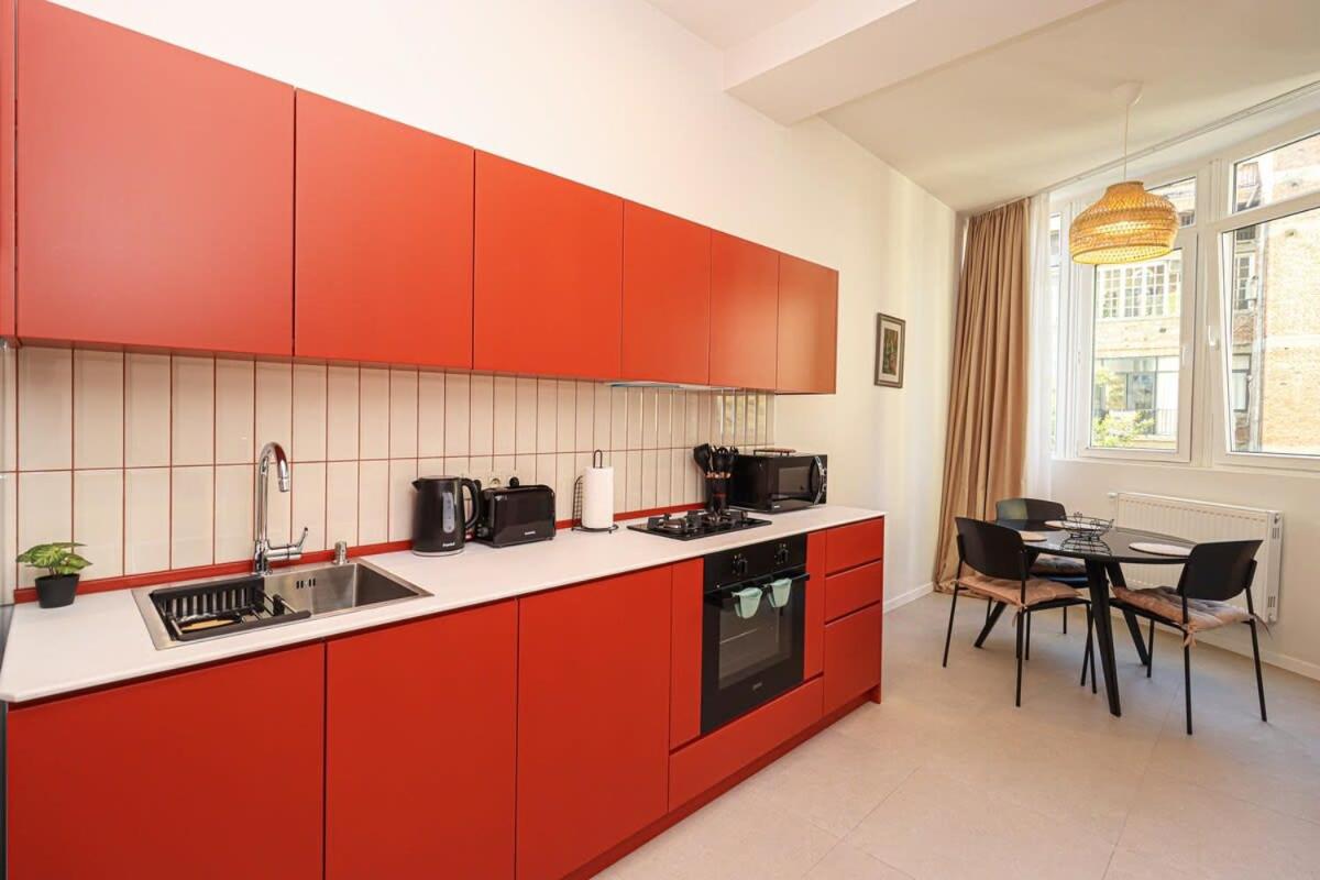 Modern 1BR apt w balcony in old Tbilisi-By Wehost view 5