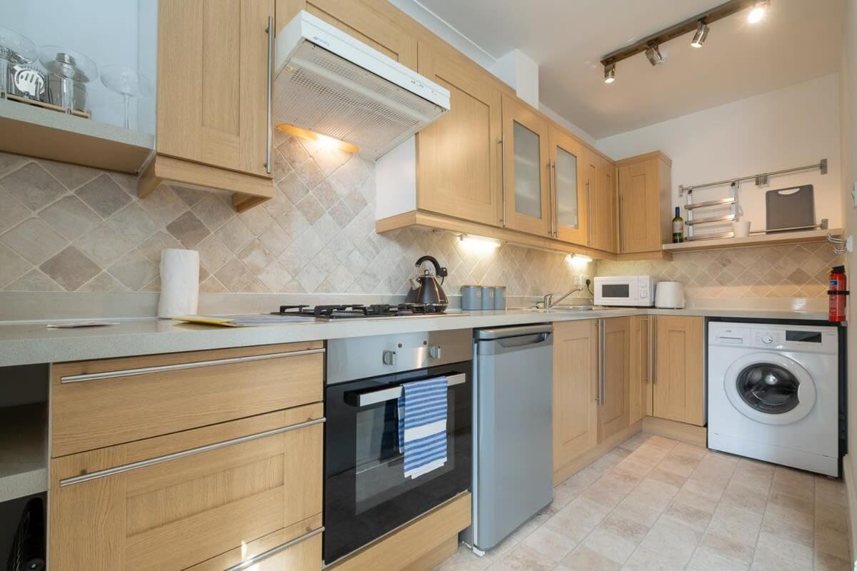Host & Stay - Regency Square Apartment view 2