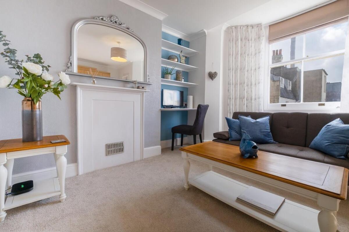 Host & Stay - Regency Square Apartment view 5