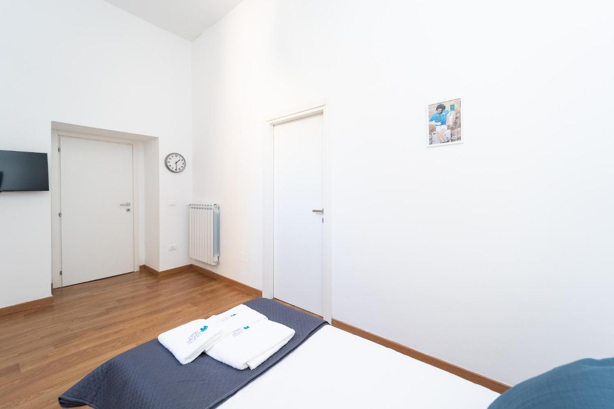 Elegant Apartment "Quattro Passi near Montesanto" photo 4