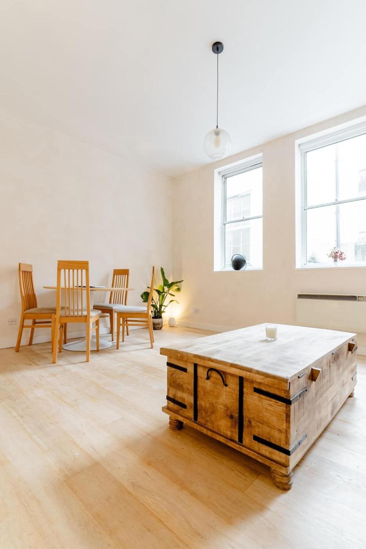 Central One Bedroom flat in Corn Street