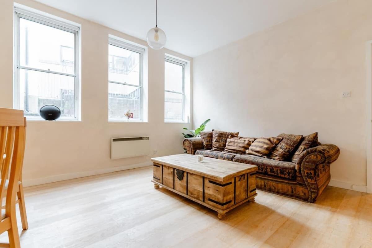 Central One Bedroom flat in Corn Street