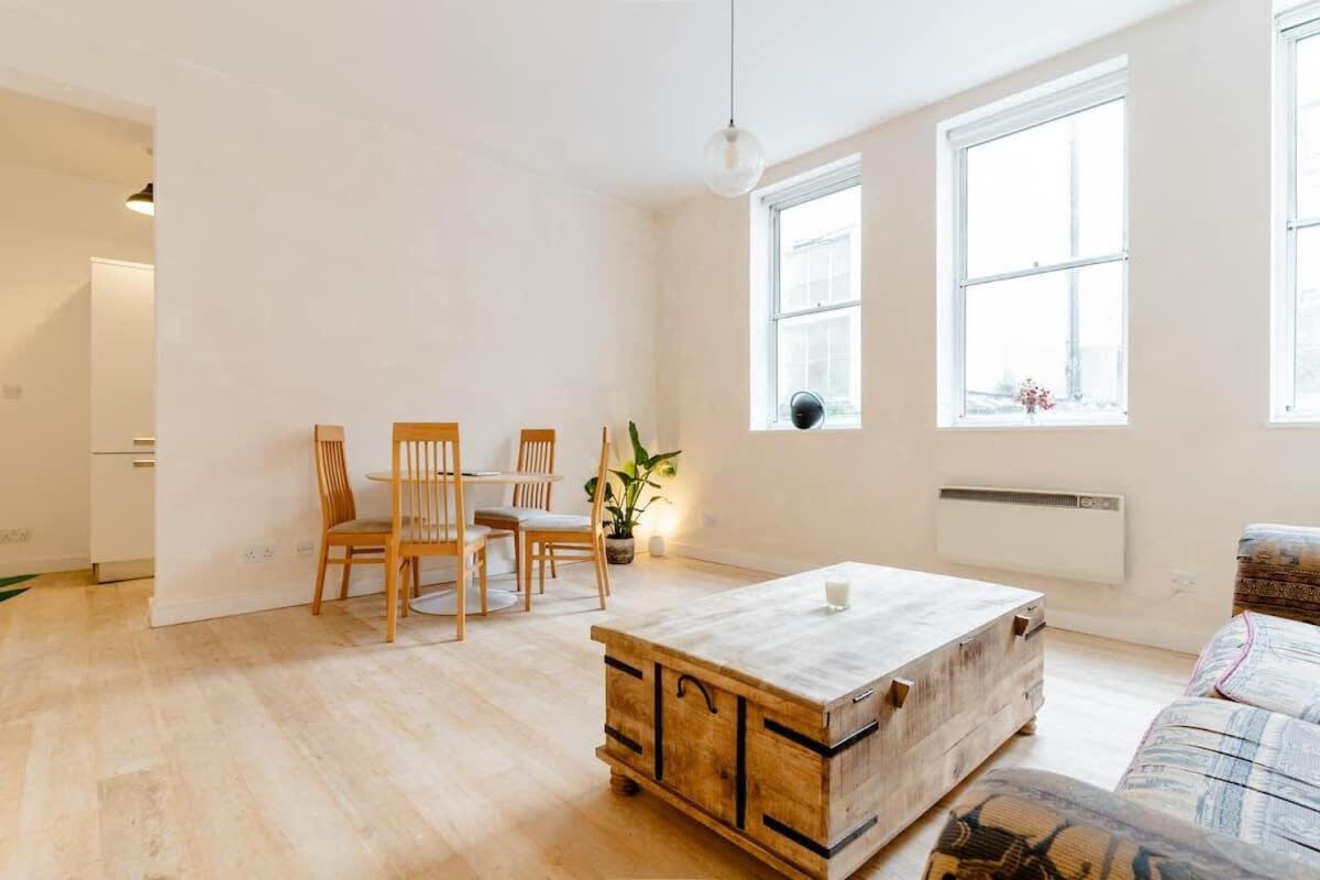 Central One Bedroom flat in Corn Street