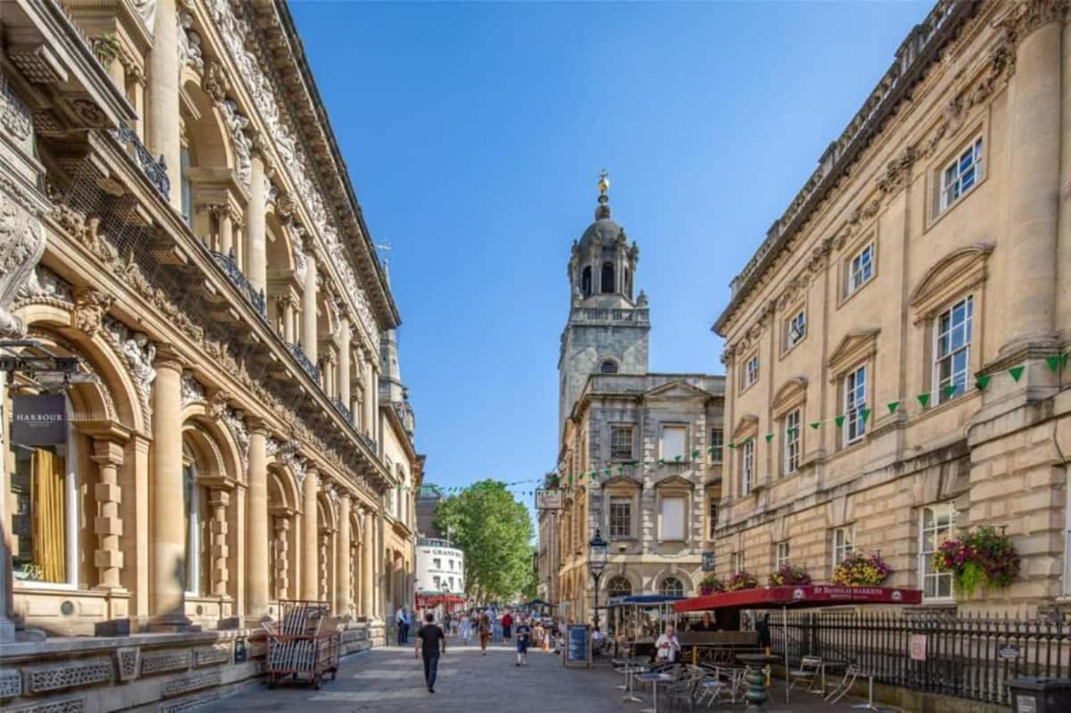 Central One Bedroom flat in Corn Street