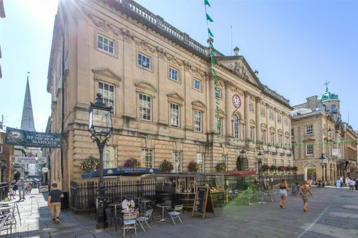 Central One Bedroom flat in Corn Street