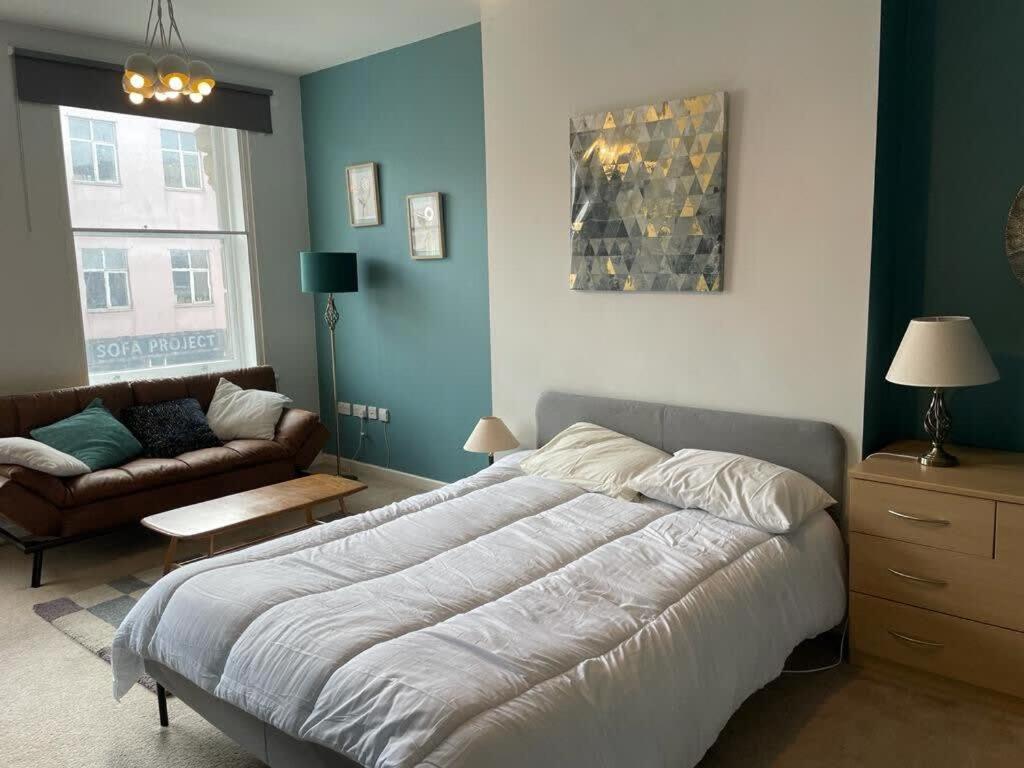 Wonderful 3 Bed in Old Market