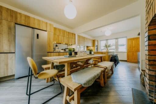 The unicorn's house sleeps 10 people view 4