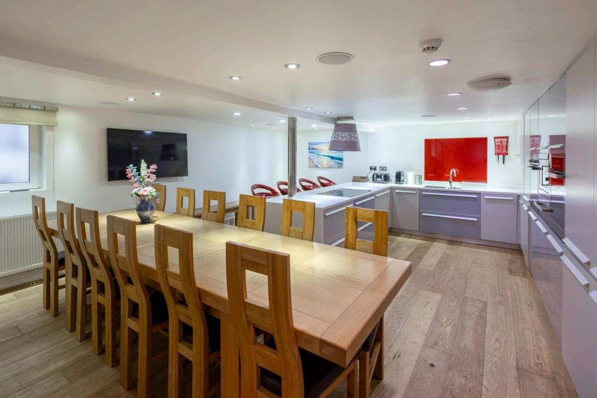 Host & Stay - Sillwood Seafront view 4