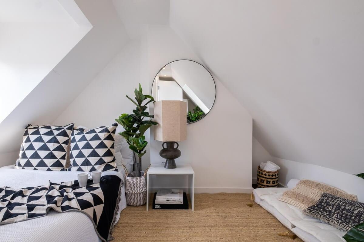 Host & Stay - The Brighton Breeze