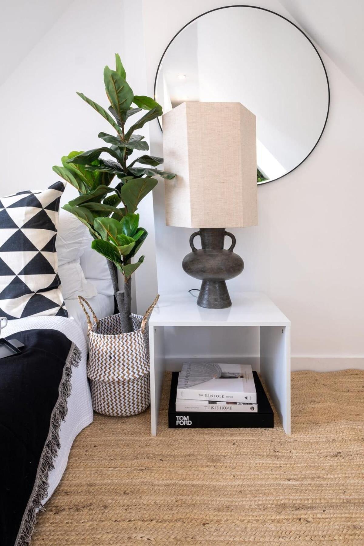 Host & Stay - The Brighton Breeze
