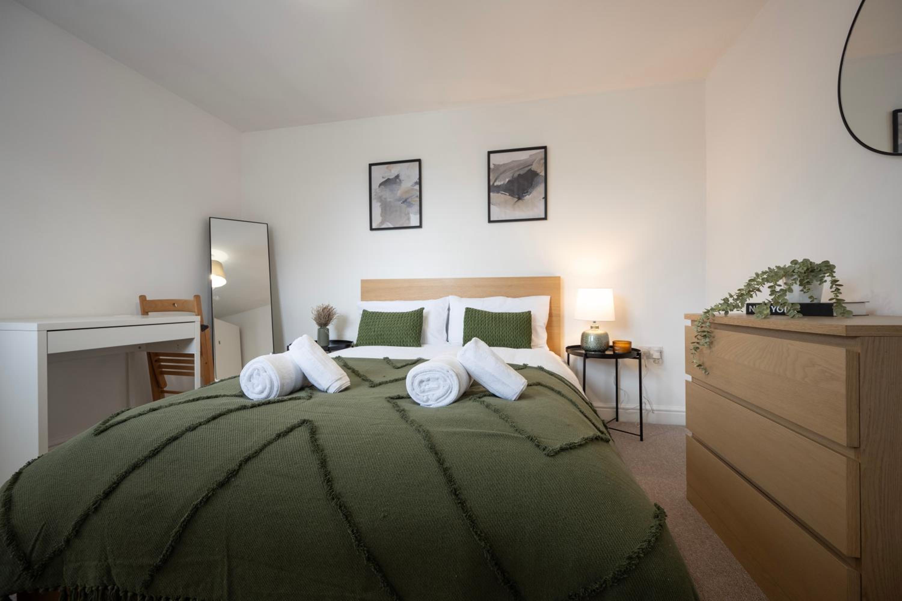 3-Bedroom Charming Central House