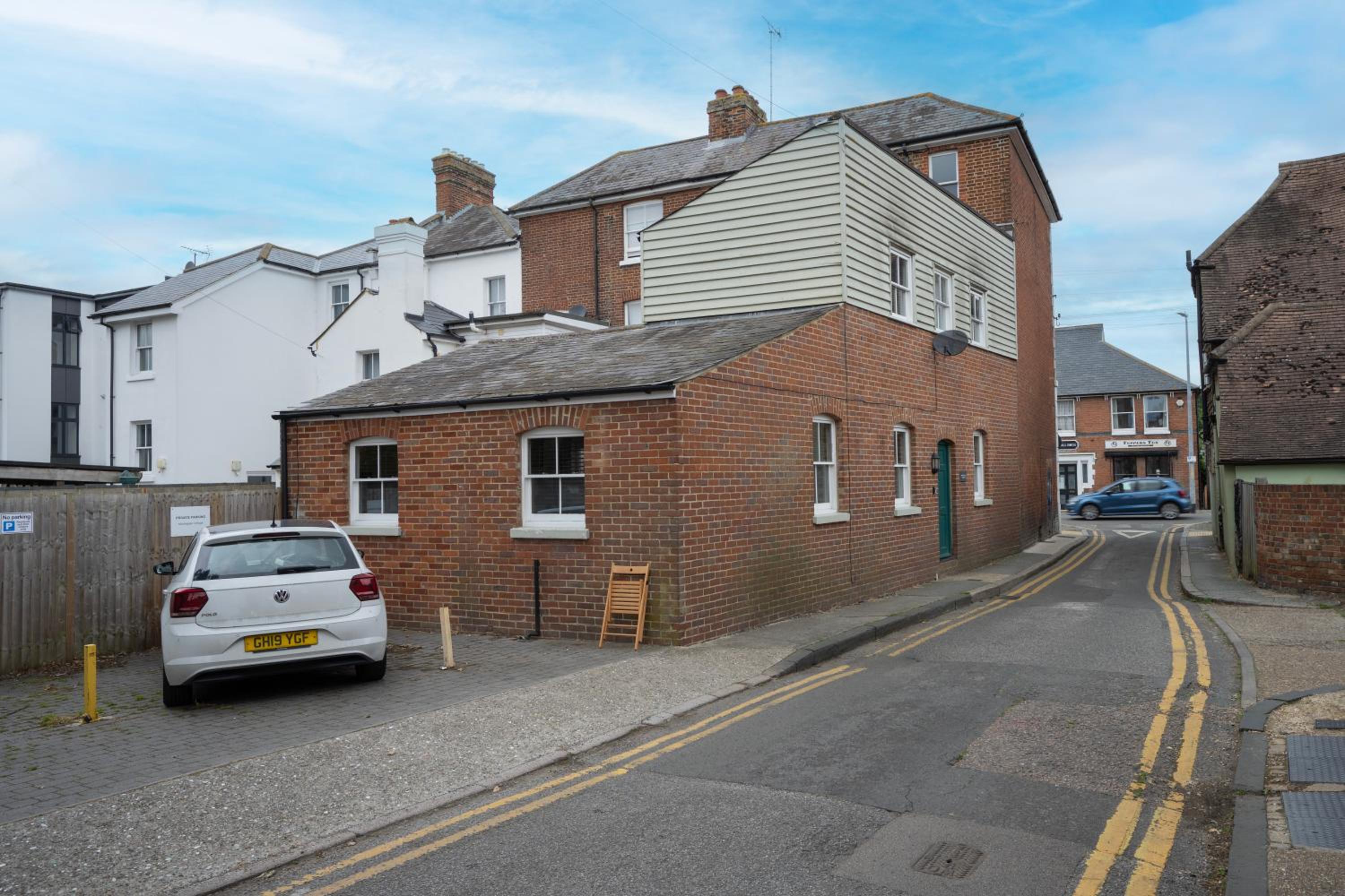 3-Bedroom Charming Central House