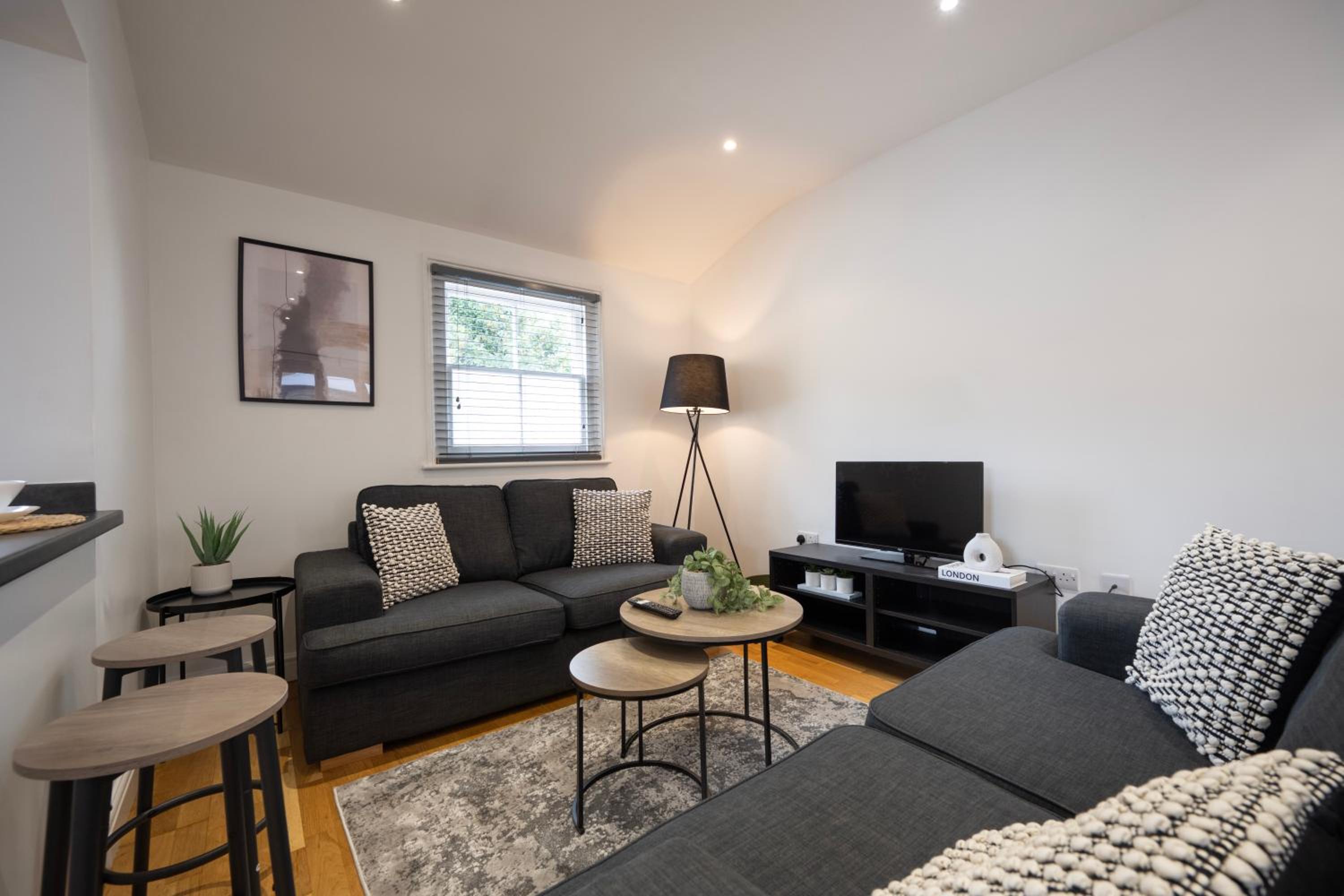 3-Bedroom Charming Central House