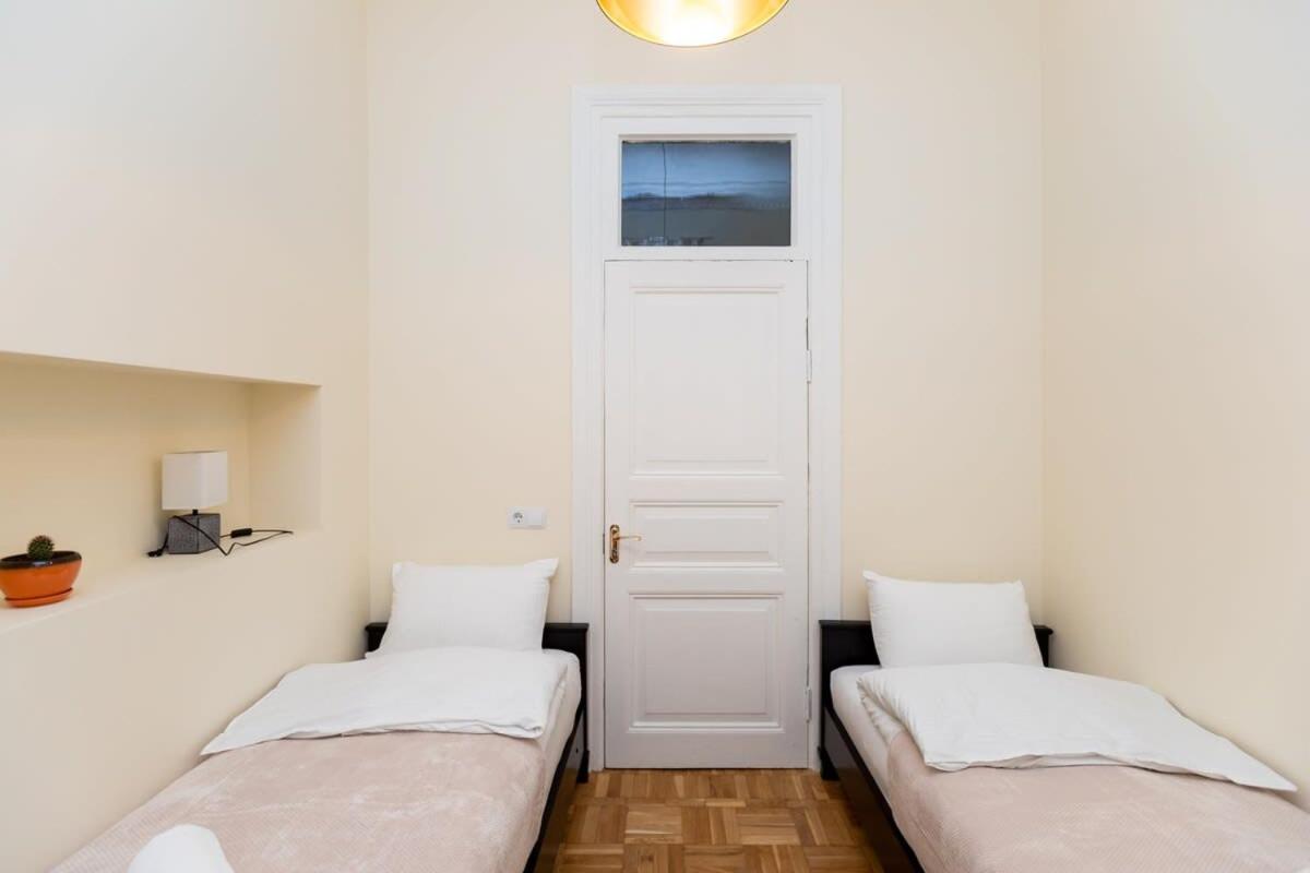 2-Bedroom Apt near Rustaveli & Melikishvili Avenues - By Wehost view 4