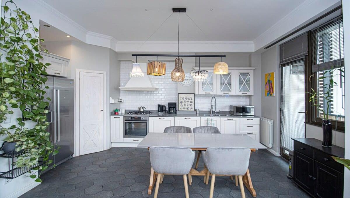 Superior 2BR Apartment In Vake - By Wehost view 2