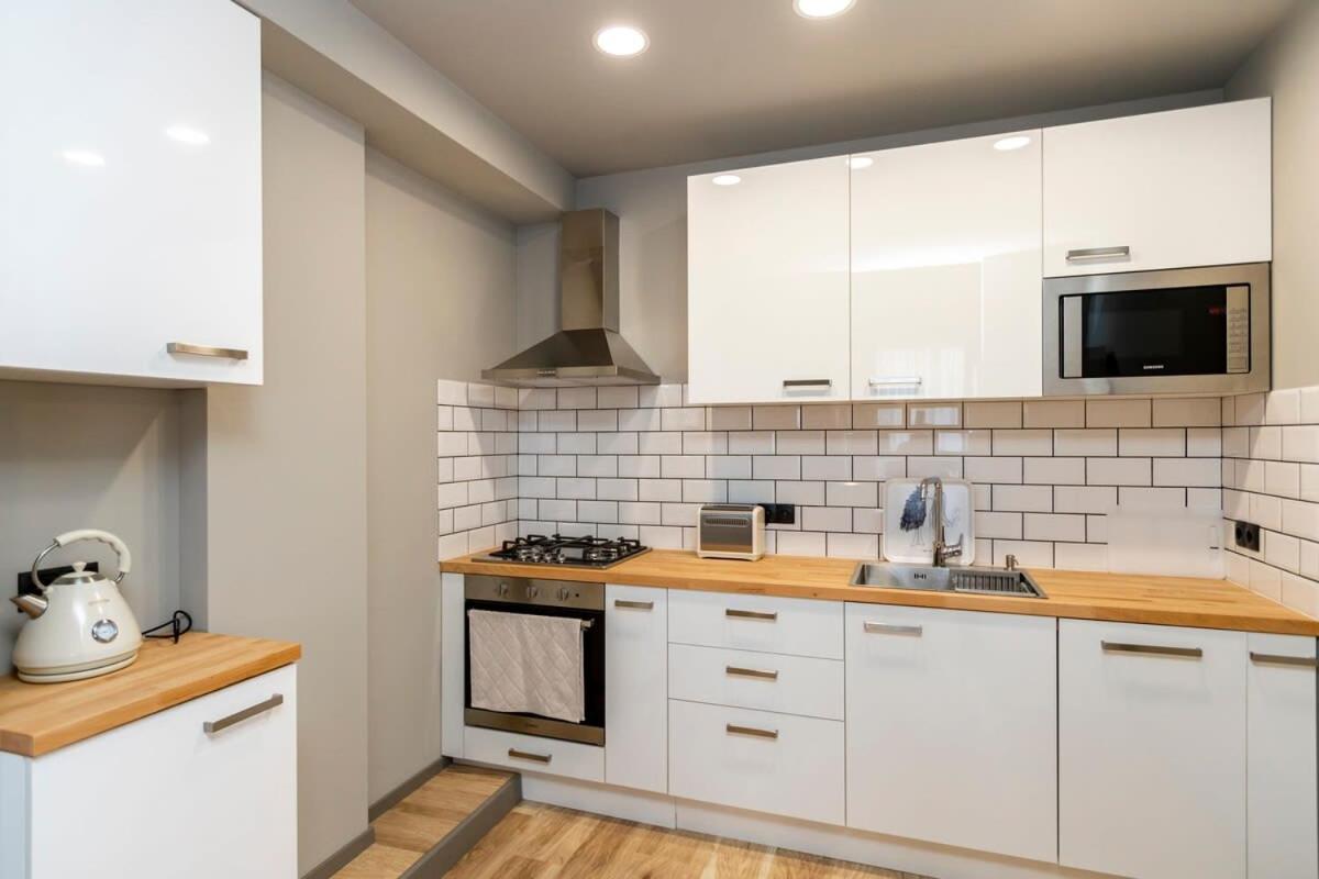 Comfortable 1BR Apartment in Central Vake - by Wehost view 2