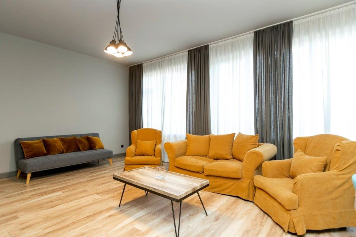 Comfortable 1BR Apartment in Central Vake - by Wehost view 5